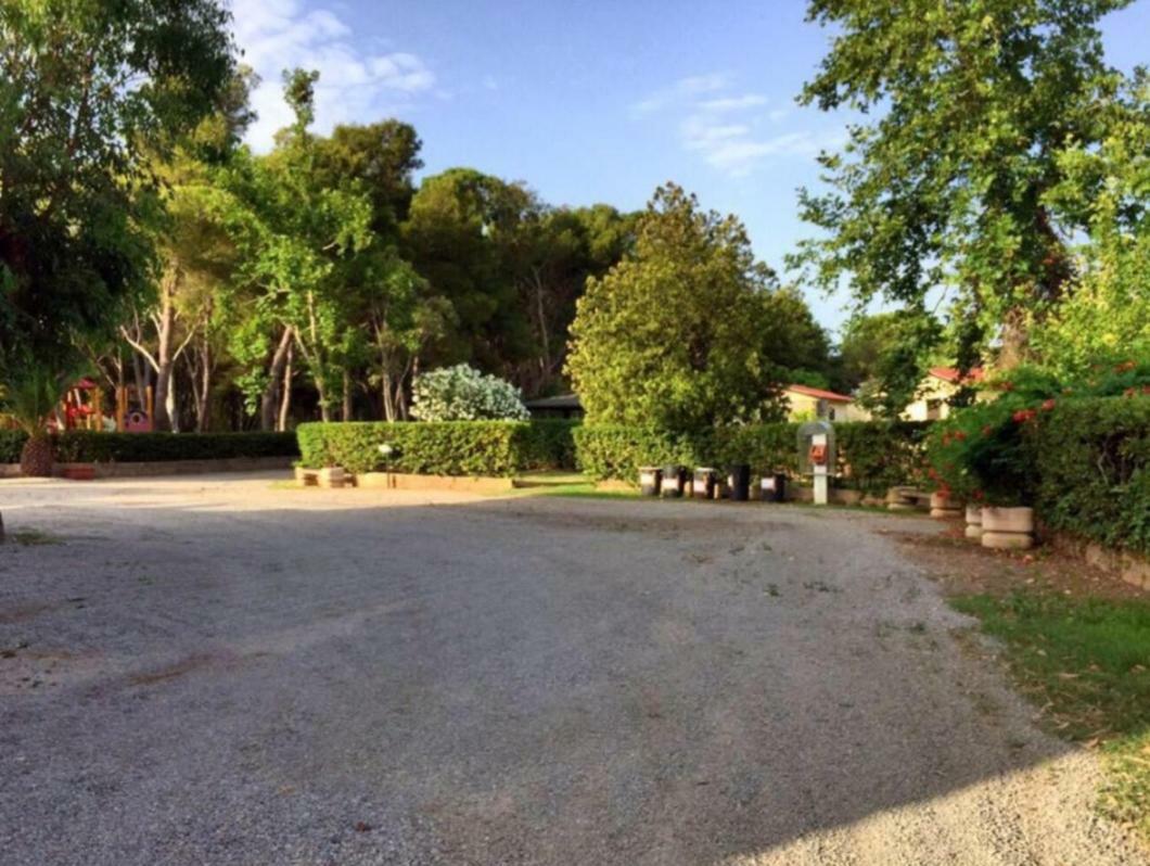 Camping Due Mari Villa Ovile la Marinella Dış mekan fotoğraf