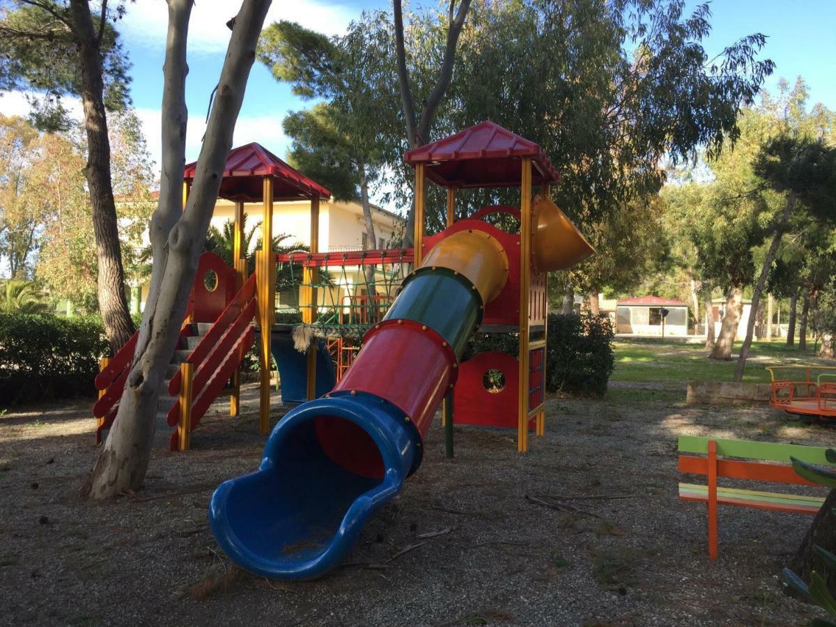 Camping Due Mari Villa Ovile la Marinella Dış mekan fotoğraf